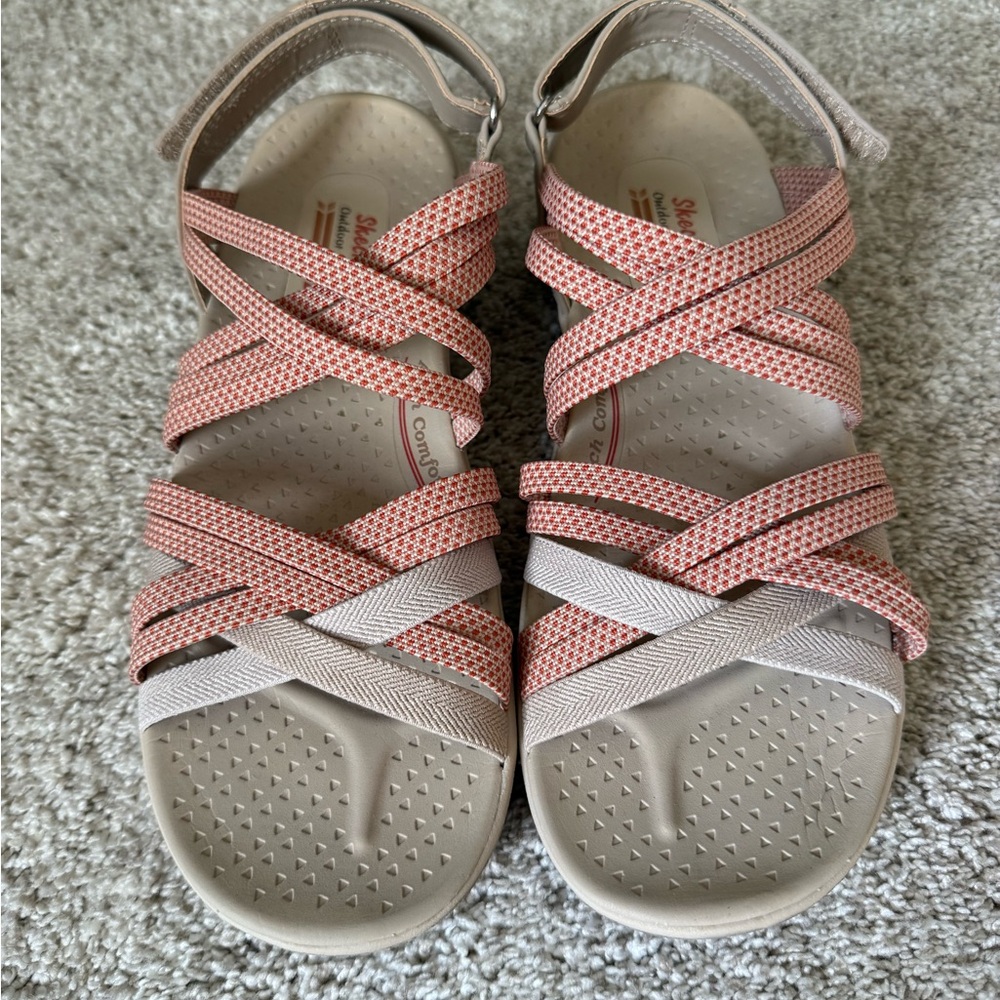 NEW Skechers Women’s Reggae Cup Sandal Arch Support Size 7